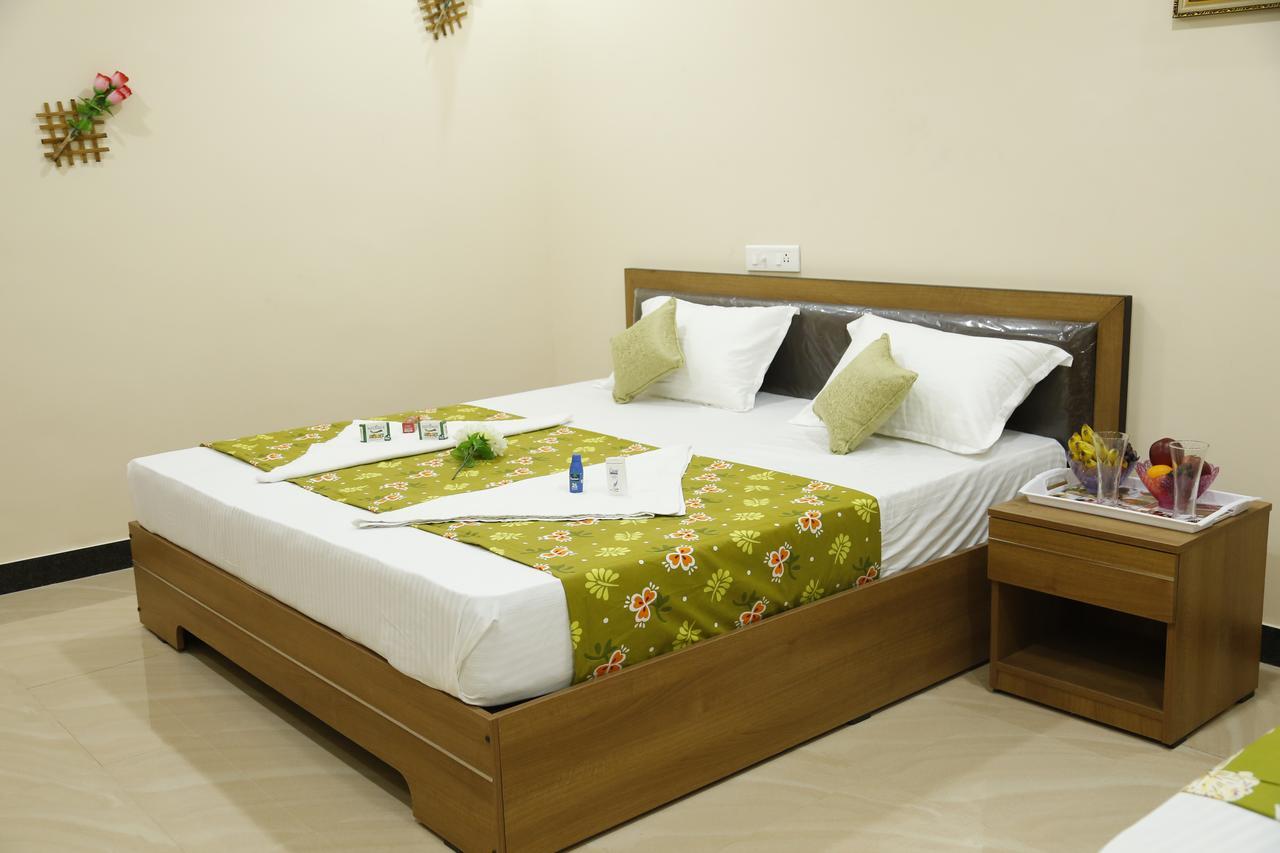 Hotel New Amirtham Inn Palni Exterior foto